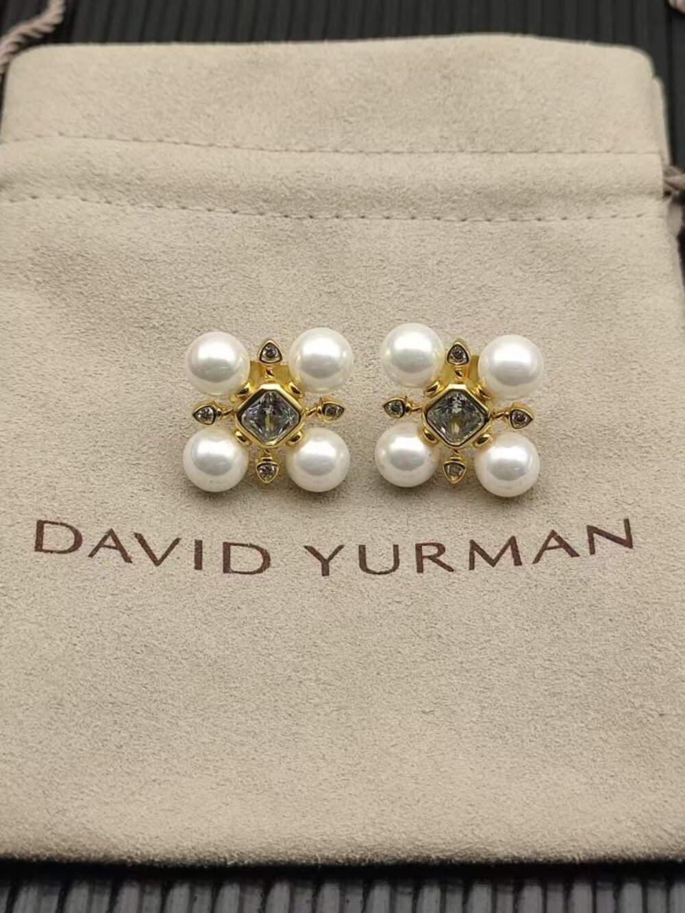 🌵David Yurman Gold Pyramid Pearl Earrings